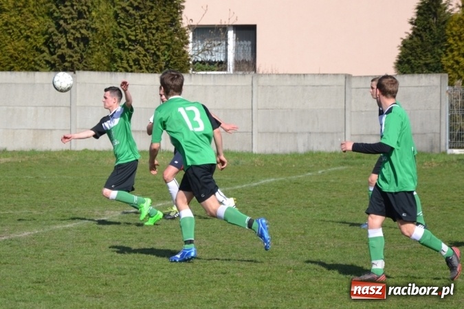 Zdjęcie w galerii na portalu naszraciborz.pl: Beniaminek z Jankowic rewanżuje się za inaugurację! wiadomości z regionu