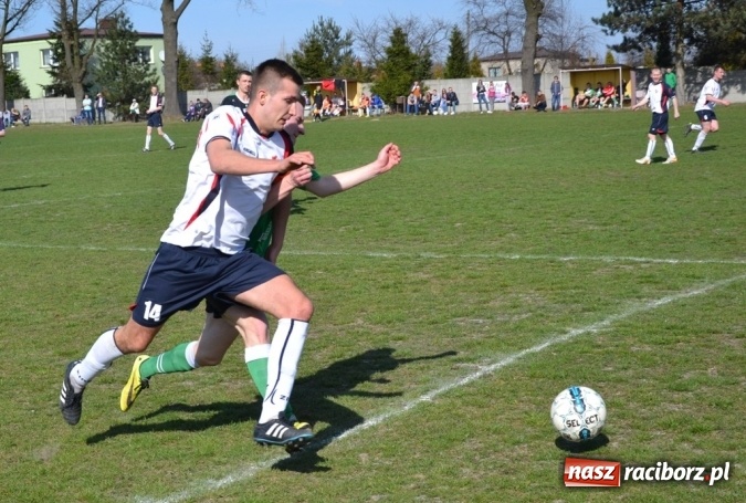 Zdjęcie w galerii na portalu naszraciborz.pl: Beniaminek z Jankowic rewanżuje się za inaugurację! wiadomości z regionu