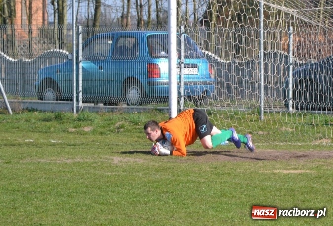 Zdjęcie w galerii na portalu naszraciborz.pl: Beniaminek z Jankowic rewanżuje się za inaugurację! wiadomości z regionu