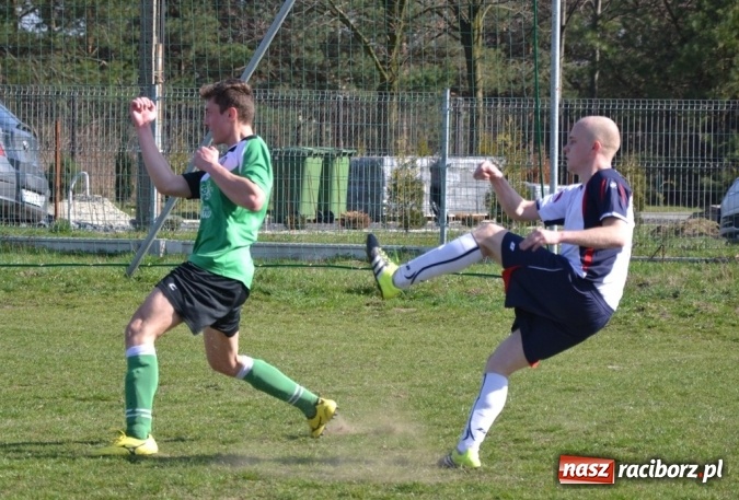 Zdjęcie w galerii na portalu naszraciborz.pl: Beniaminek z Jankowic rewanżuje się za inaugurację! wiadomości z regionu
