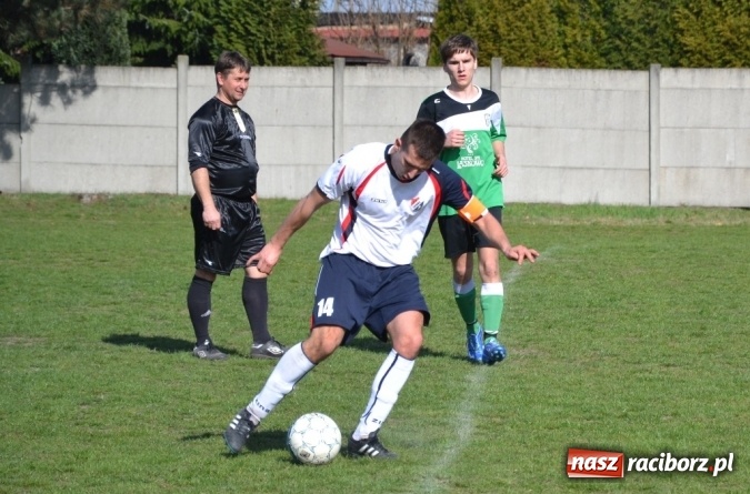 Zdjęcie w galerii na portalu naszraciborz.pl: Beniaminek z Jankowic rewanżuje się za inaugurację! wiadomości z regionu