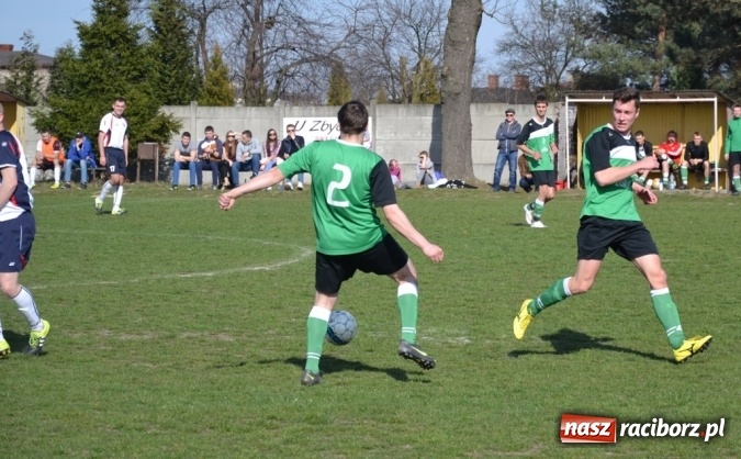 Zdjęcie w galerii na portalu naszraciborz.pl: Beniaminek z Jankowic rewanżuje się za inaugurację! wiadomości z regionu