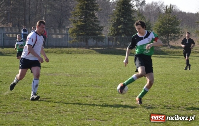 Zdjęcie w galerii na portalu naszraciborz.pl: Beniaminek z Jankowic rewanżuje się za inaugurację! wiadomości z regionu