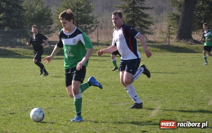 Zdjęcie w galerii na portalu naszraciborz.pl: Beniaminek z Jankowic rewanżuje się za inaugurację! wiadomości z regionu