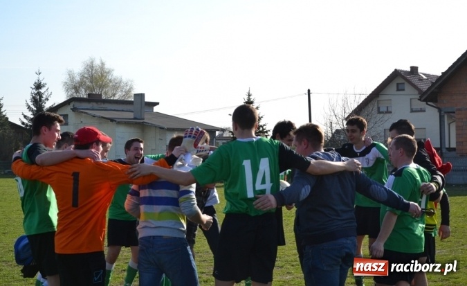 Zdjęcie w galerii na portalu naszraciborz.pl: Beniaminek z Jankowic rewanżuje się za inaugurację! wiadomości z regionu