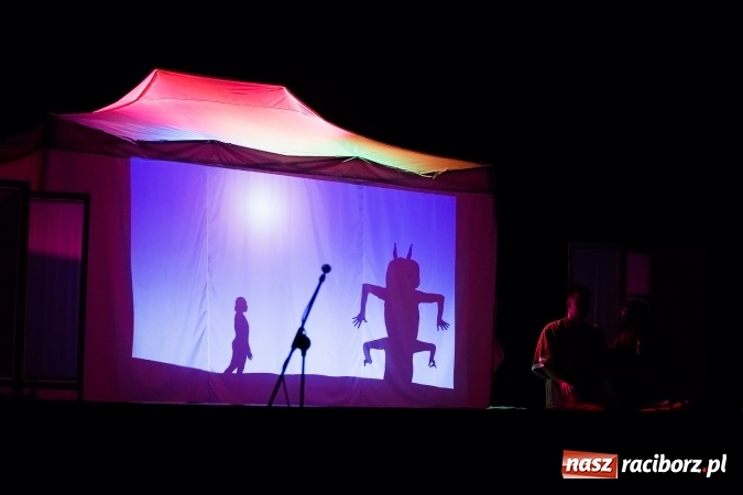 Zdjęcie w galerii na portalu naszraciborz.pl: Tatsu Taro - syn smoka w Raciborskim Centrum Kultury wiadomości z regionu