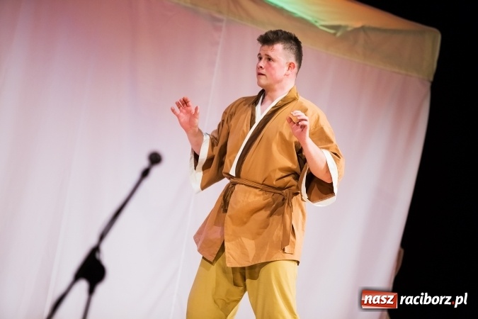 Zdjęcie w galerii na portalu naszraciborz.pl: Tatsu Taro - syn smoka w Raciborskim Centrum Kultury wiadomości z regionu