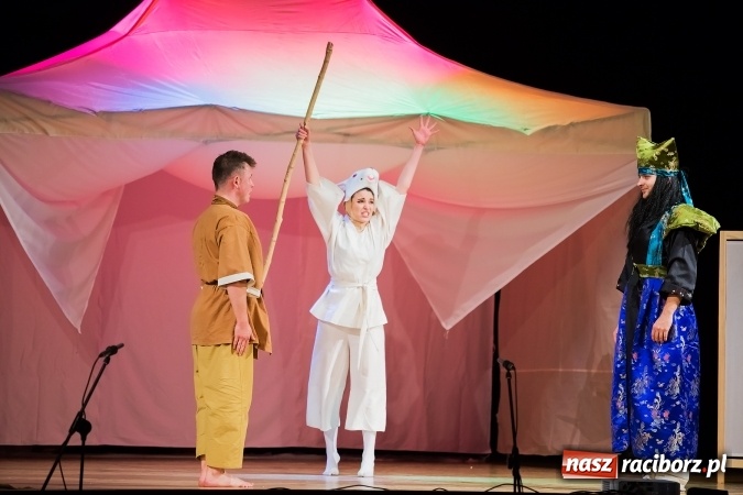 Zdjęcie w galerii na portalu naszraciborz.pl: Tatsu Taro - syn smoka w Raciborskim Centrum Kultury wiadomości z regionu