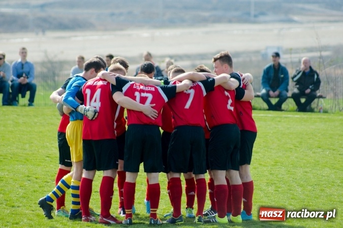 Zdjęcie w galerii na portalu naszraciborz.pl: Błażej Dzierżawa uratował remis dla Brzezia. Rachunki pozostały niewyrównane wiadomości z regionu