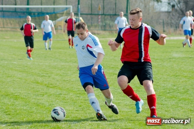 Zdjęcie w galerii na portalu naszraciborz.pl: Błażej Dzierżawa uratował remis dla Brzezia. Rachunki pozostały niewyrównane wiadomości z regionu