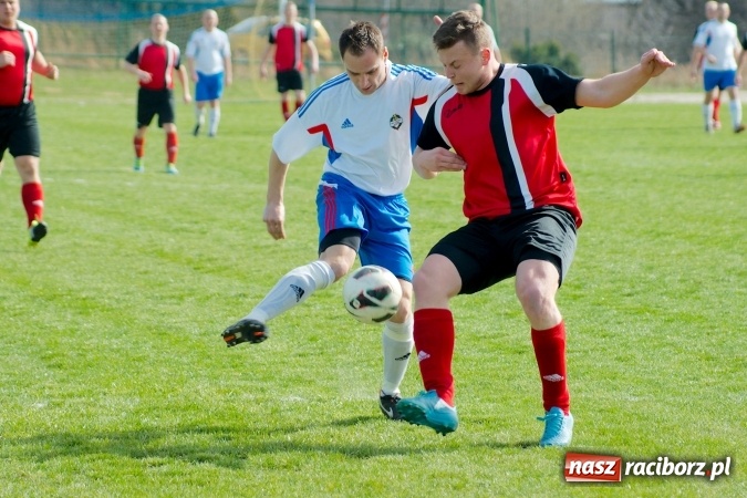 Zdjęcie w galerii na portalu naszraciborz.pl: Błażej Dzierżawa uratował remis dla Brzezia. Rachunki pozostały niewyrównane wiadomości z regionu