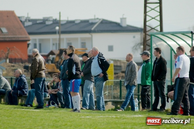 Zdjęcie w galerii na portalu naszraciborz.pl: Błażej Dzierżawa uratował remis dla Brzezia. Rachunki pozostały niewyrównane wiadomości z regionu