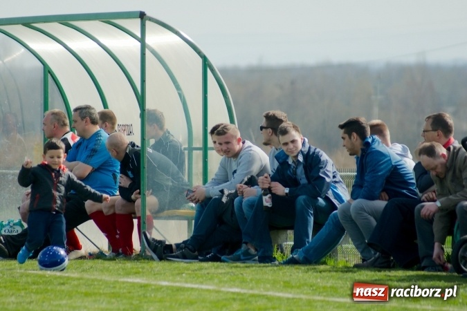 Zdjęcie w galerii na portalu naszraciborz.pl: Błażej Dzierżawa uratował remis dla Brzezia. Rachunki pozostały niewyrównane wiadomości z regionu