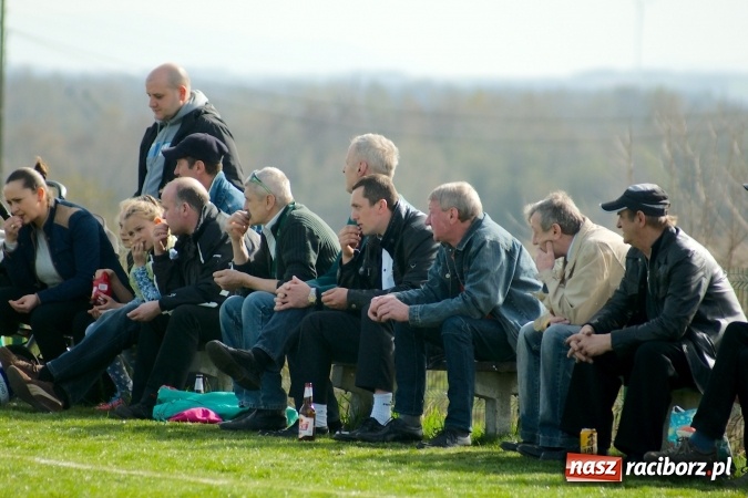 Zdjęcie w galerii na portalu naszraciborz.pl: Błażej Dzierżawa uratował remis dla Brzezia. Rachunki pozostały niewyrównane wiadomości z regionu