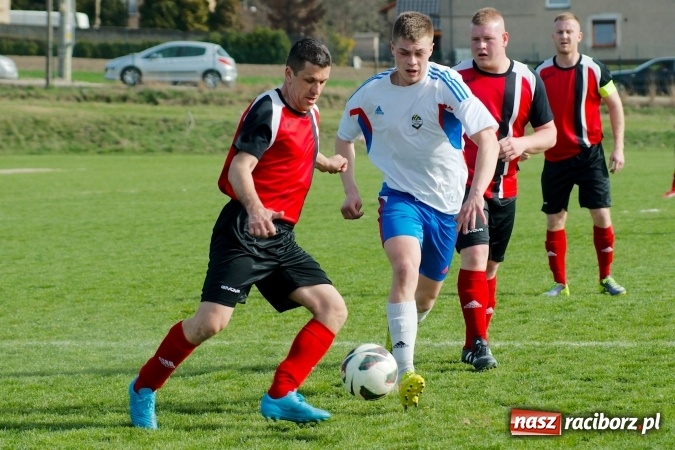 Zdjęcie w galerii na portalu naszraciborz.pl: Błażej Dzierżawa uratował remis dla Brzezia. Rachunki pozostały niewyrównane wiadomości z regionu