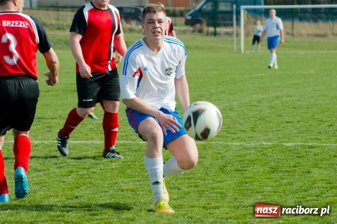 Zdjęcie w galerii na portalu naszraciborz.pl: Błażej Dzierżawa uratował remis dla Brzezia. Rachunki pozostały niewyrównane wiadomości z regionu