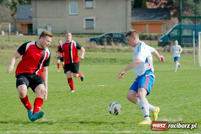 Zdjęcie w galerii na portalu naszraciborz.pl: Błażej Dzierżawa uratował remis dla Brzezia. Rachunki pozostały niewyrównane wiadomości z regionu