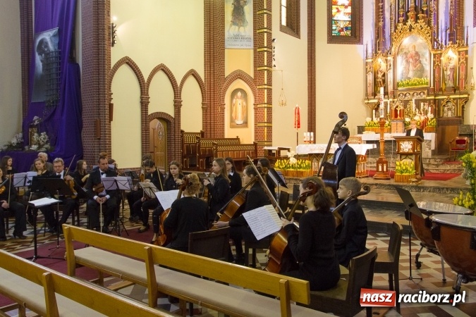 Zdjęcie w galerii na portalu naszraciborz.pl: Koncert Wielkanocny w kościele św. Mikołaja wiadomości z regionu