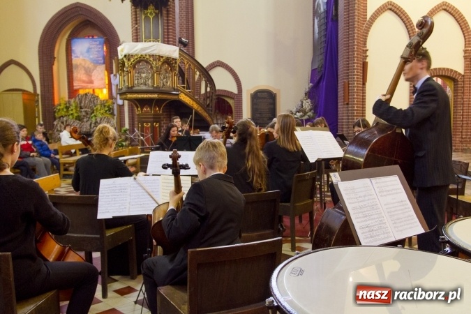 Zdjęcie w galerii na portalu naszraciborz.pl: Koncert Wielkanocny w kościele św. Mikołaja wiadomości z regionu