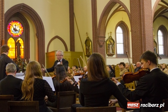 Zdjęcie w galerii na portalu naszraciborz.pl: Koncert Wielkanocny w kościele św. Mikołaja wiadomości z regionu