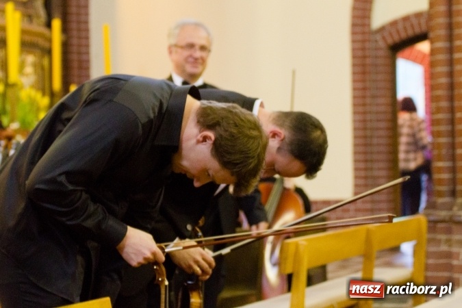 Zdjęcie w galerii na portalu naszraciborz.pl: Koncert Wielkanocny w kościele św. Mikołaja wiadomości z regionu