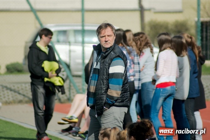Zdjęcie w galerii na portalu naszraciborz.pl: Kolejna odsłona Coca-Cola Cup przy Kasprowicza. Grały dziewczyny z gimnazjum. Zespół szkół z Pietrowic Wielkich najlepszy wiadomości z regionu