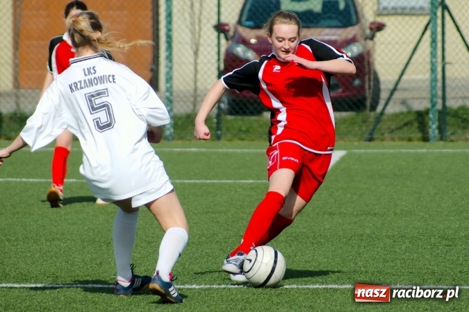 Zdjęcie w galerii na portalu naszraciborz.pl: Kolejna odsłona Coca-Cola Cup przy Kasprowicza. Grały dziewczyny z gimnazjum. Zespół szkół z Pietrowic Wielkich najlepszy wiadomości z regionu