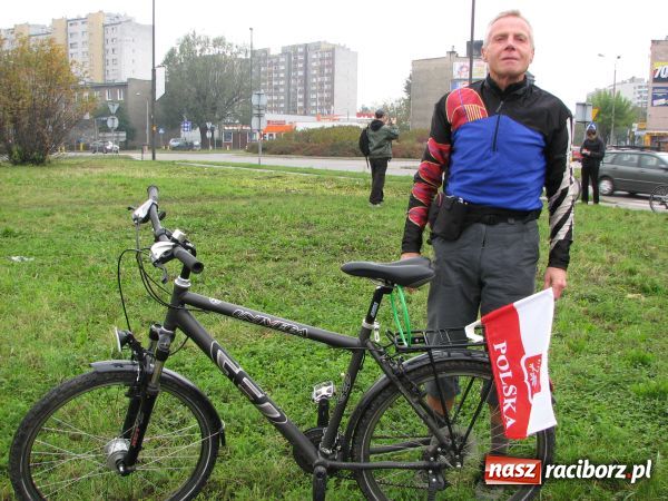 Zdjęcie w galerii na portalu naszraciborz.pl: Nie ma ścieżek, więc dalej PROTESTUJĄ wiadomości z regionu