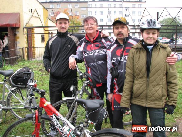 Zdjęcie w galerii na portalu naszraciborz.pl: Nie ma ścieżek, więc dalej PROTESTUJĄ wiadomości z regionu