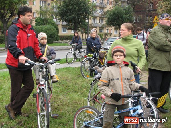 Zdjęcie w galerii na portalu naszraciborz.pl: Nie ma ścieżek, więc dalej PROTESTUJĄ wiadomości z regionu