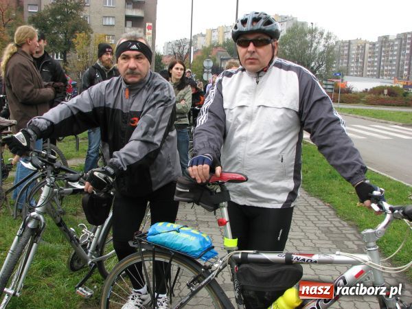 Zdjęcie w galerii na portalu naszraciborz.pl: Nie ma ścieżek, więc dalej PROTESTUJĄ wiadomości z regionu