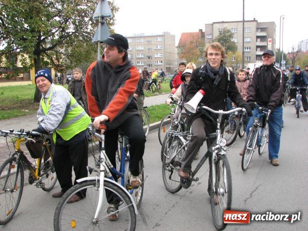 Zdjęcie w galerii na portalu naszraciborz.pl: Nie ma ścieżek, więc dalej PROTESTUJĄ wiadomości z regionu