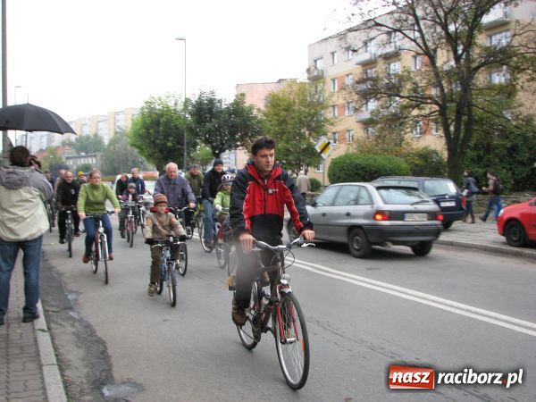 Zdjęcie w galerii na portalu naszraciborz.pl: Nie ma ścieżek, więc dalej PROTESTUJĄ wiadomości z regionu