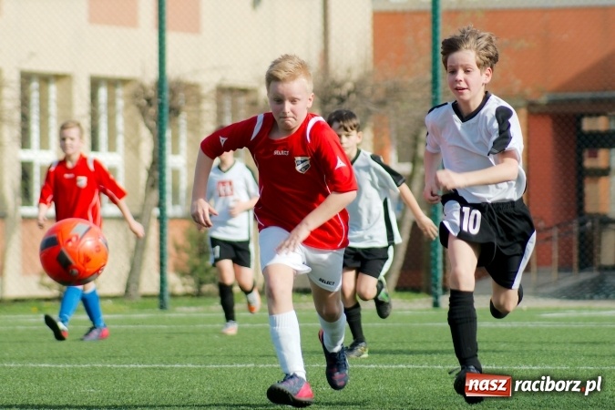 Zdjęcie w galerii na portalu naszraciborz.pl: Ogrom goli w starciu orlików Unii i Borucina. Dziesięć trafień Dawida Kabata wiadomości z regionu