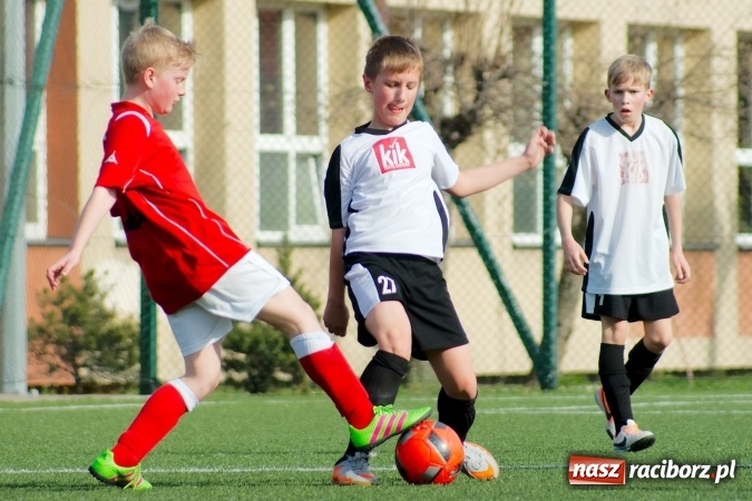 Zdjęcie w galerii na portalu naszraciborz.pl: Ogrom goli w starciu orlików Unii i Borucina. Dziesięć trafień Dawida Kabata wiadomości z regionu