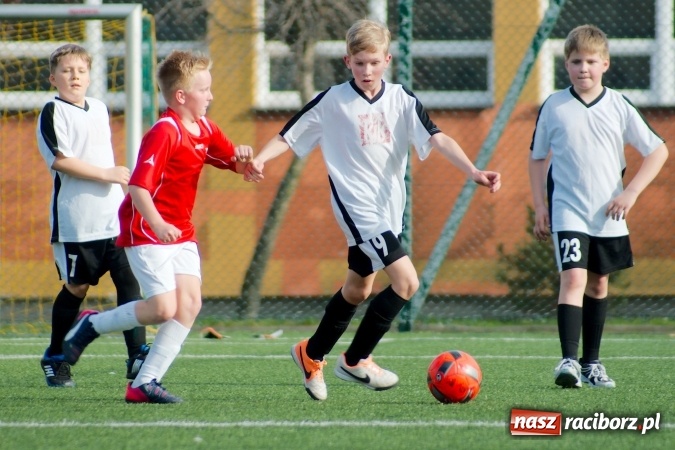 Zdjęcie w galerii na portalu naszraciborz.pl: Ogrom goli w starciu orlików Unii i Borucina. Dziesięć trafień Dawida Kabata wiadomości z regionu
