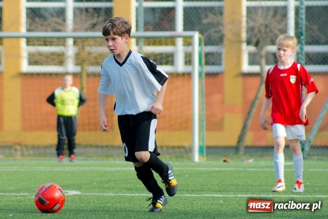 Zdjęcie w galerii na portalu naszraciborz.pl: Ogrom goli w starciu orlików Unii i Borucina. Dziesięć trafień Dawida Kabata wiadomości z regionu