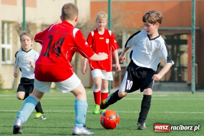 Zdjęcie w galerii na portalu naszraciborz.pl: Ogrom goli w starciu orlików Unii i Borucina. Dziesięć trafień Dawida Kabata wiadomości z regionu