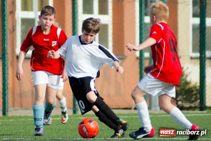 Zdjęcie w galerii na portalu naszraciborz.pl: Ogrom goli w starciu orlików Unii i Borucina. Dziesięć trafień Dawida Kabata wiadomości z regionu