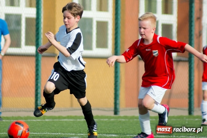 Zdjęcie w galerii na portalu naszraciborz.pl: Ogrom goli w starciu orlików Unii i Borucina. Dziesięć trafień Dawida Kabata wiadomości z regionu