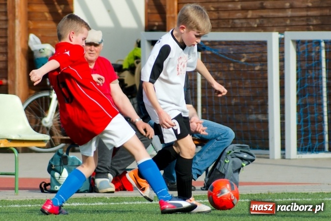 Zdjęcie w galerii na portalu naszraciborz.pl: Ogrom goli w starciu orlików Unii i Borucina. Dziesięć trafień Dawida Kabata wiadomości z regionu