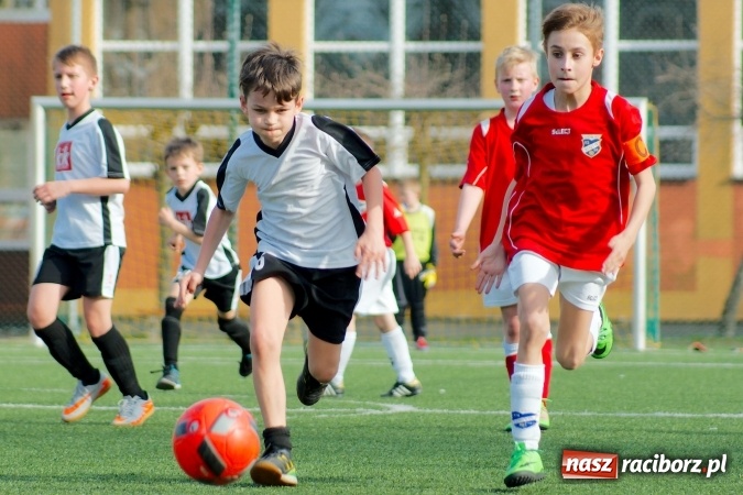 Zdjęcie w galerii na portalu naszraciborz.pl: Ogrom goli w starciu orlików Unii i Borucina. Dziesięć trafień Dawida Kabata wiadomości z regionu