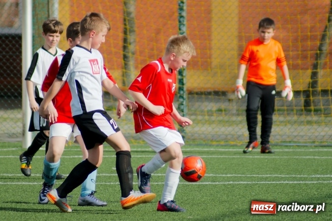 Zdjęcie w galerii na portalu naszraciborz.pl: Ogrom goli w starciu orlików Unii i Borucina. Dziesięć trafień Dawida Kabata wiadomości z regionu