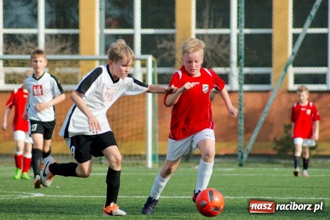 Zdjęcie w galerii na portalu naszraciborz.pl: Ogrom goli w starciu orlików Unii i Borucina. Dziesięć trafień Dawida Kabata wiadomości z regionu