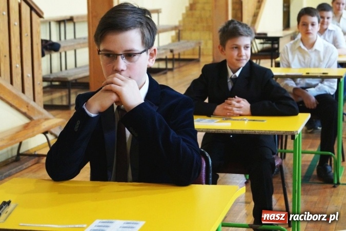 Zdjęcie w galerii na portalu naszraciborz.pl: 49 uczniów na sprawdzianie szóstoklasisty w Nędzy  wiadomości z regionu
