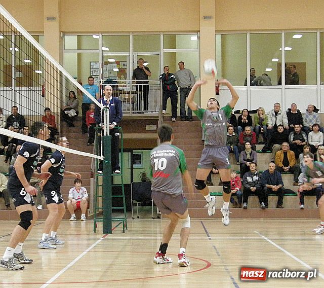 Zdjęcie w galerii na portalu naszraciborz.pl: Bardzo dobry mecz AZS-u Rafako Racibórz wiadomości z regionu