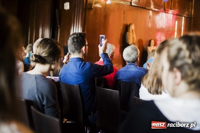 Zdjęcie w galerii na portalu naszraciborz.pl: Francuska młodzież z wizytą w Raciborzu wiadomości z regionu