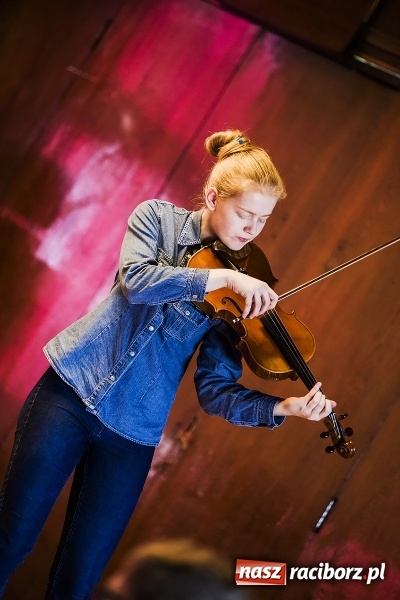Zdjęcie w galerii na portalu naszraciborz.pl: Francuska młodzież z wizytą w Raciborzu wiadomości z regionu