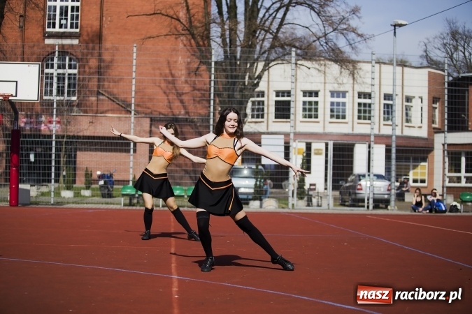 Zdjęcie w galerii na portalu naszraciborz.pl: Francuska młodzież z wizytą w Raciborzu wiadomości z regionu