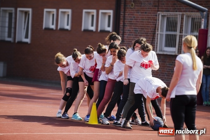 Zdjęcie w galerii na portalu naszraciborz.pl: Francuska młodzież z wizytą w Raciborzu wiadomości z regionu